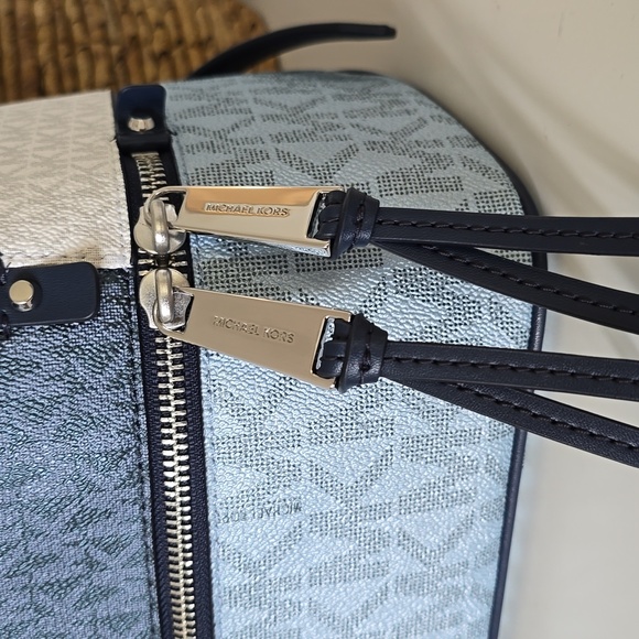 NWT🫦Michael Kors Rhea Zip Medium Color-block Logo Backpack  One Size - Picture 3 of 17